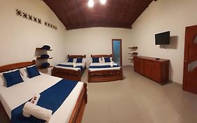 Hotel Jardin De Rosas